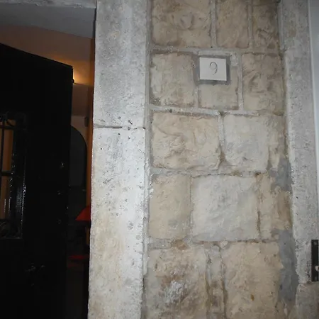 Tomasi Guest house